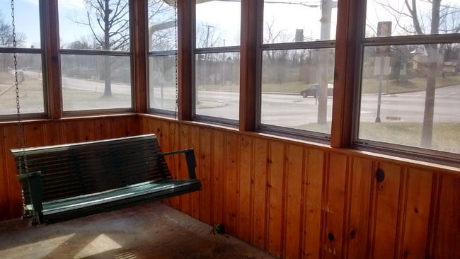 Photo - 1601 W Broadway