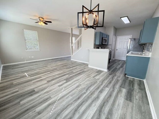 Building Photo - 6427 Waldron Dr Unit False