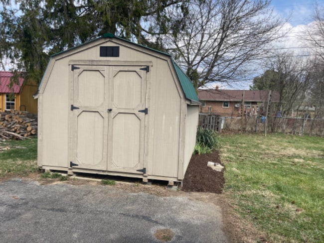 Photo - 35 Crescent Dr NW