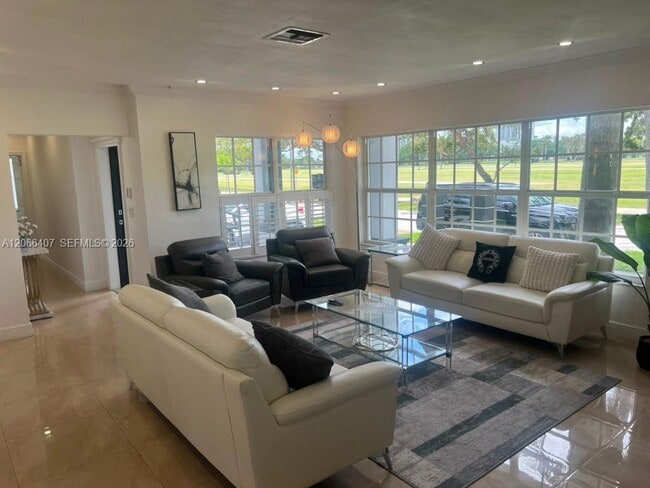 Photo - 701 N 14th Ave