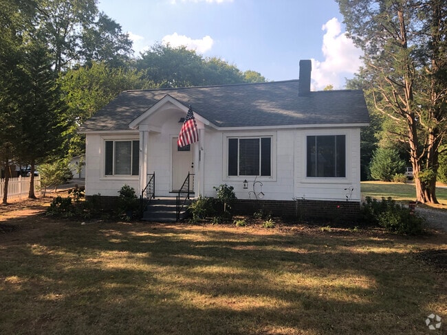 Building Photo - 516 S Main St Rental