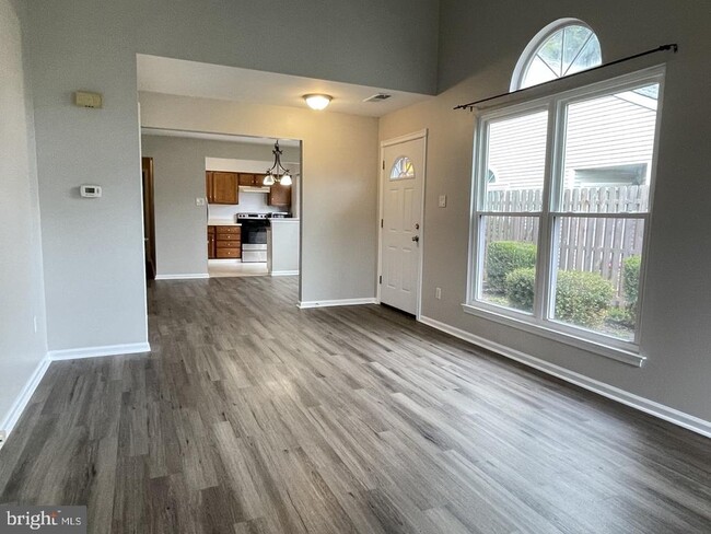 Photo - 294 Woods Edge Pl