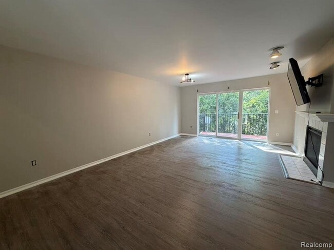 Photo - 758 Sandalwood Dr