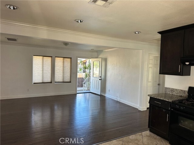 Photo - 5752 Jillson St