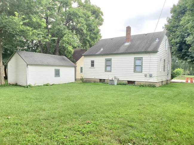 Photo - 707 7th St NW