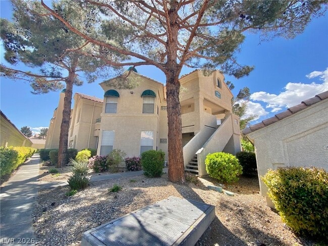 Building Photo - 2251 Wigwam Pkwy Unit 925