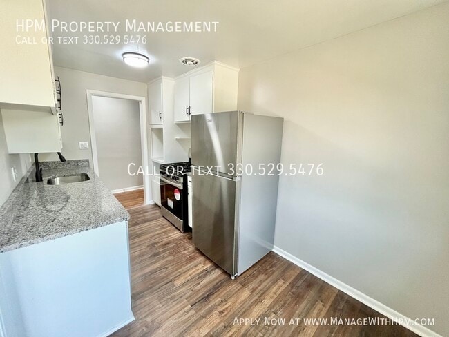 Photo - 885 S Green Rd