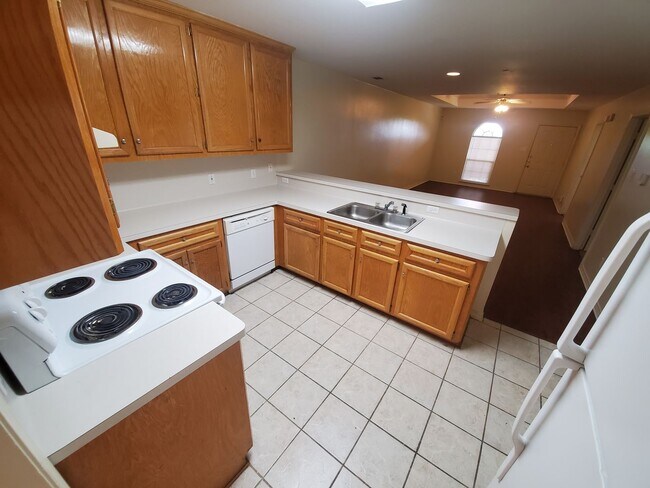 Photo - College Station - 3 bedroom / 2 Bath Duple...