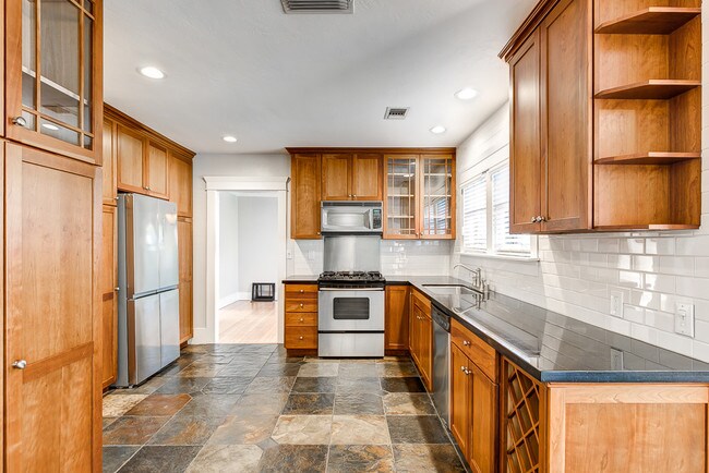 Photo - 245 S Olive St