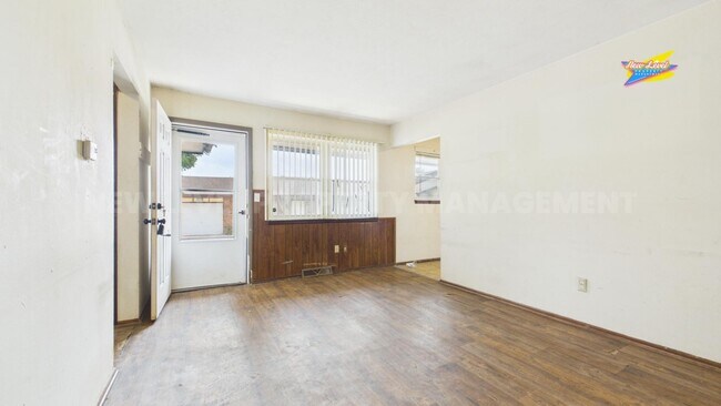 2952 S Bunker Hl Dr
