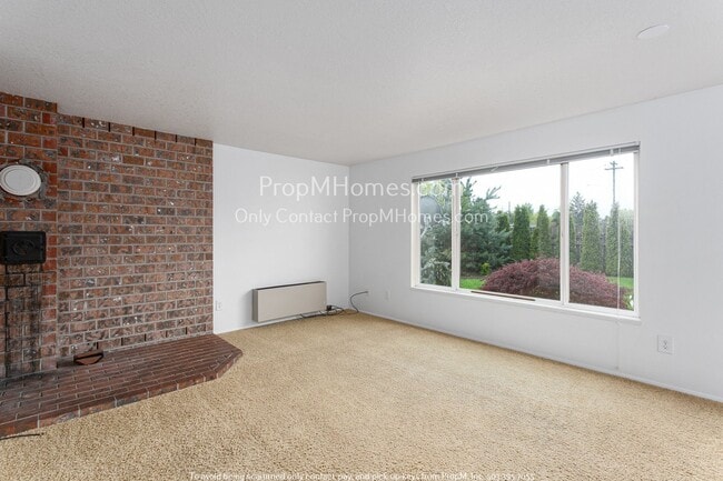 Photo - Cozy Two-Bedroom in Gresham - New Washer/D... Unit 3250 SE 2nd Street