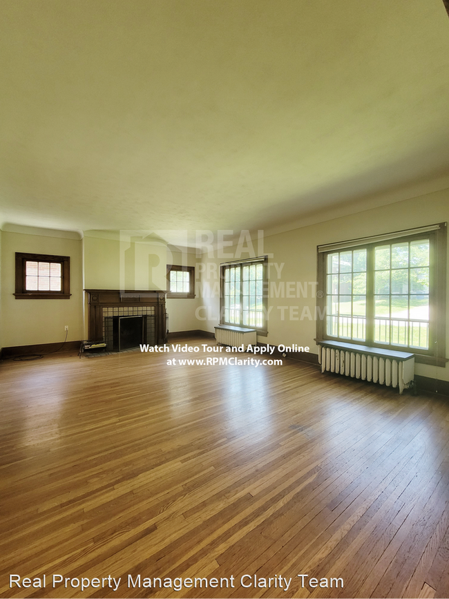 Photo - 5 br, 2.5 bath House - 3205 Kylemore Rd