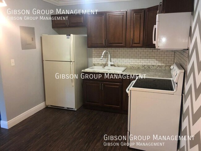 Photo - 806 NE 16th St Unidad 8