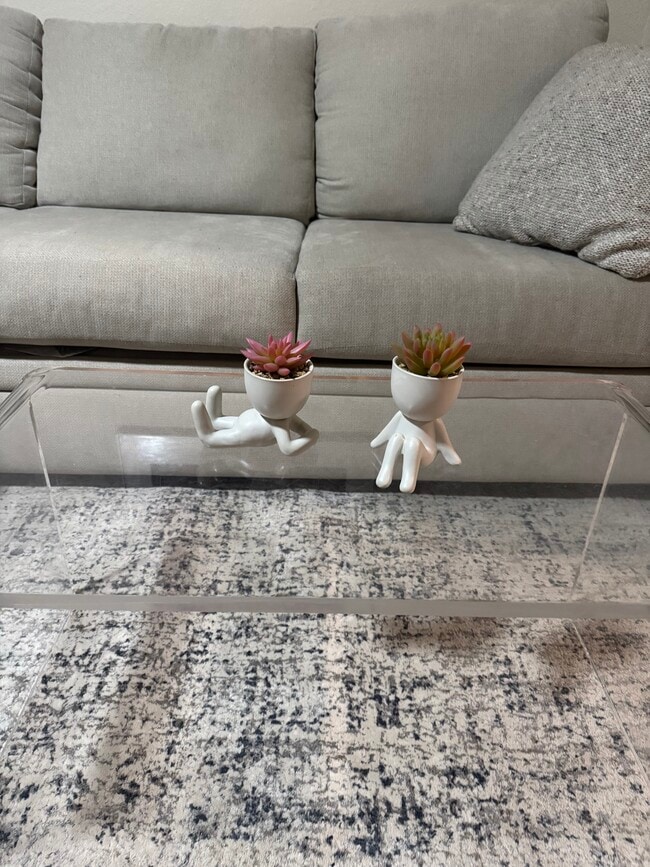 Building Photo - 2-722 Broadway Blvd SE