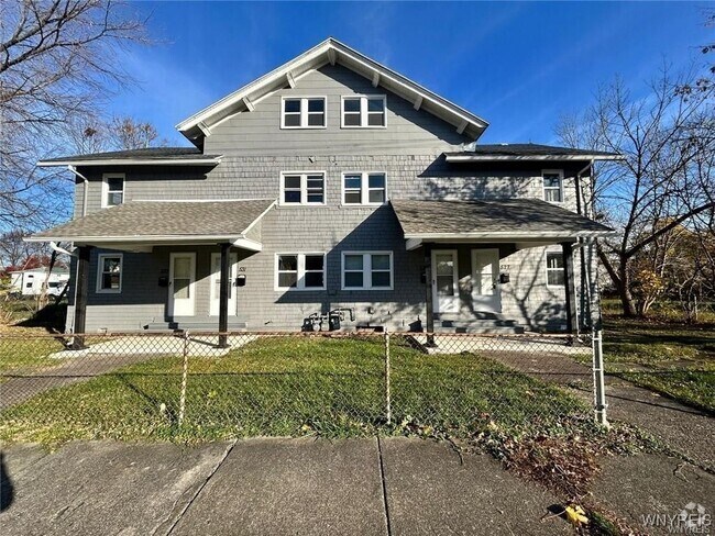 Building Photo - 527 24th St Rental