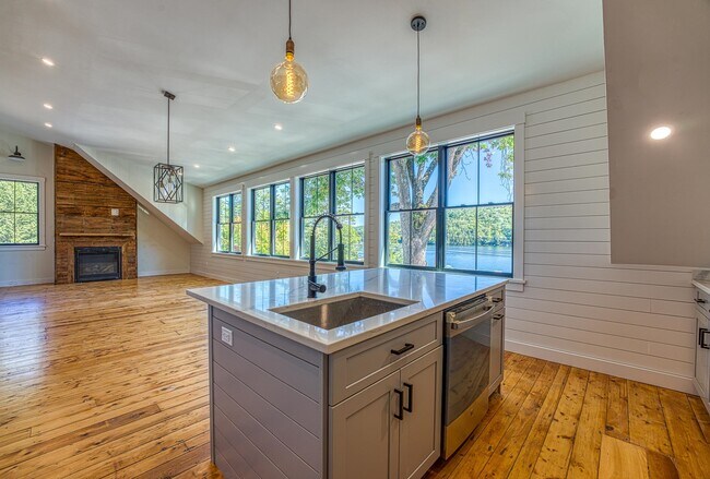 Photo - 1002 US-3 Unit 3 East