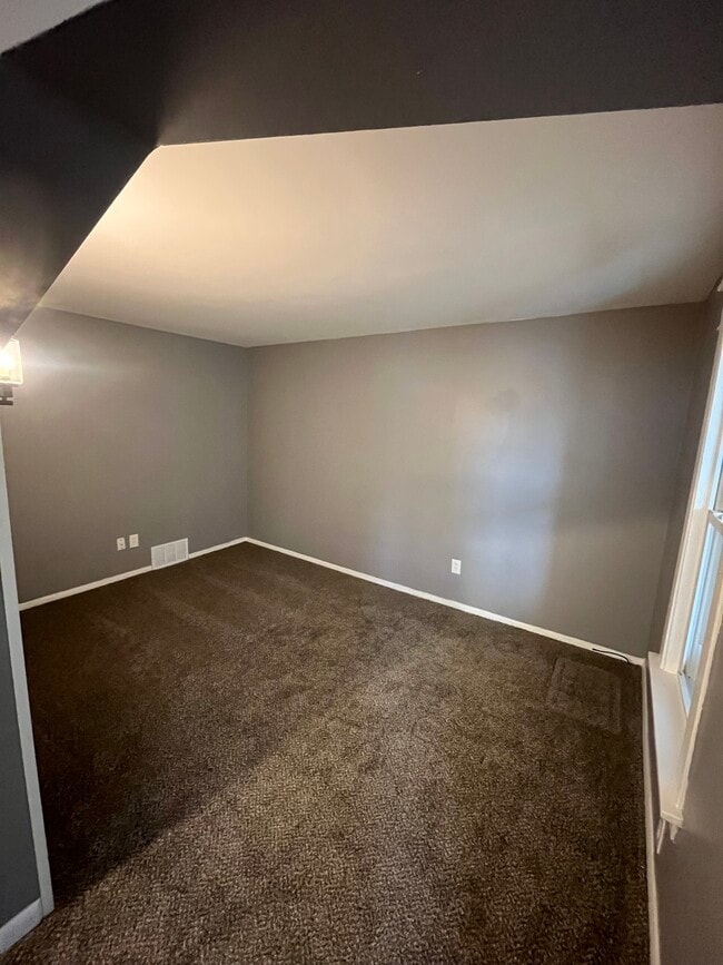 Photo - 1440 E 9th St