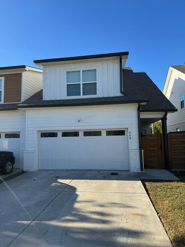 Photo - 689 Hickory Industrial Dr