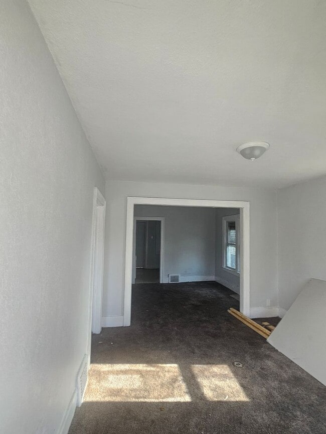 Photo - 15804 Belden St