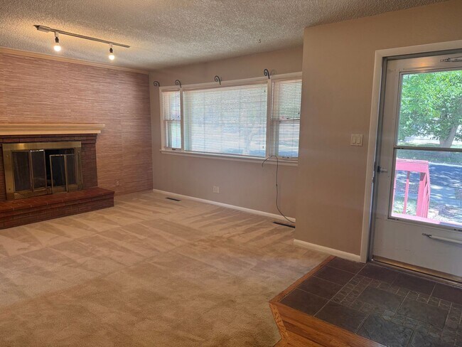 Photo - 3131 W Platte Ave