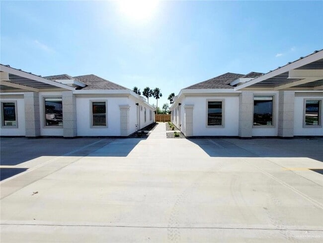 Photo - 7102 N 56th Ln Condo Unit 1