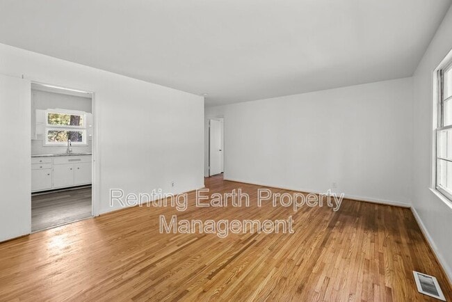 Photo - 9805 Red Mill Rd