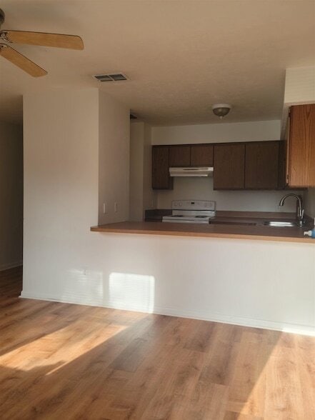 Photo - 2605 Dobbs Rd