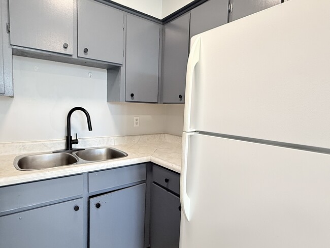 Photo - 591 Wellington Ave Unit 206