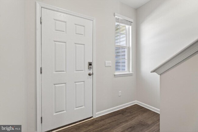 Photo - 183 Caterpillar Dr