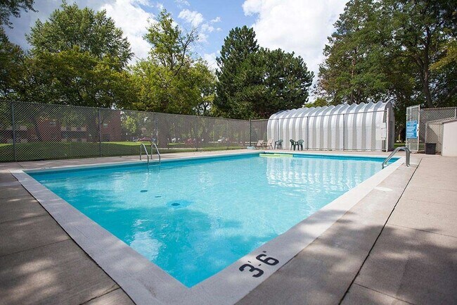 Photo - Pontiac Court Townhomes