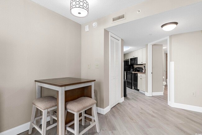 Building Photo - 5200 N Ocean Blvd