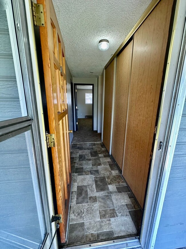 Hard to find 2 bdrm, 1.5 bath unit with wa... Rental - House Rental in ...