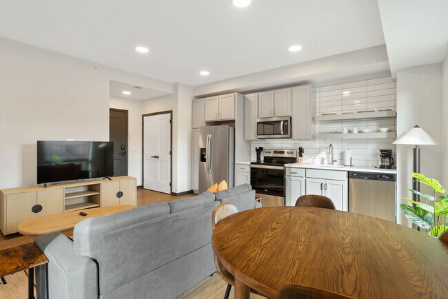 Photo - 423 E Michigan St Unidad ID1032098P