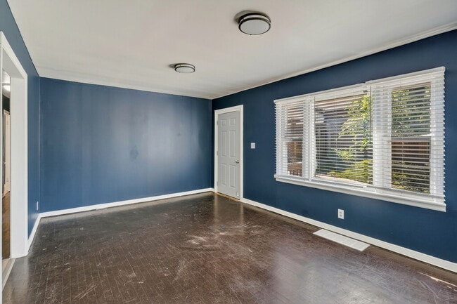 Photo - College Duplex