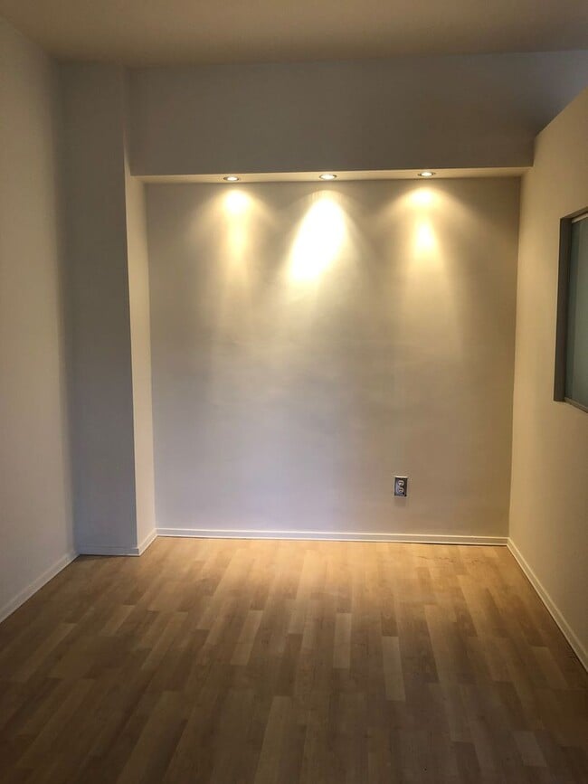 Photo - Centrally Located Junior One Bedroom in Georgetown/Dupont border. UTILITIES INCLUDED Unit 210