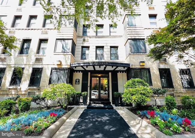 Swarthmore Condominium_Front Entrance - 1010 25th St NW Unit 807