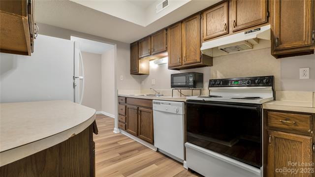 Photo - 6927 Stonington Ln