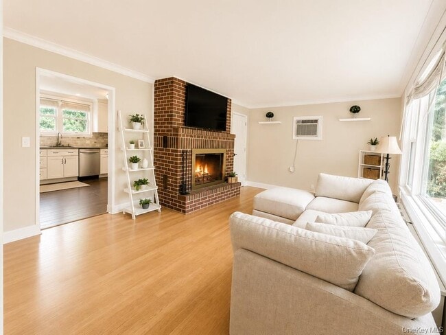Photo - 707 Croton Falls Rd