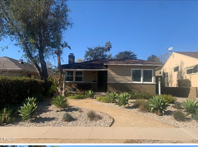 Photo - 1523 N Grand Oaks Ave Casa