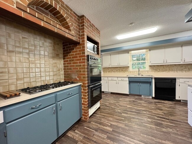 Photo - 3640 Walnut St