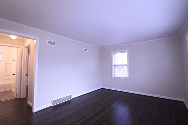 Photo - January FREE On This Updated 1 Bedroom 1 Bath Duplex in Olathe Kansas