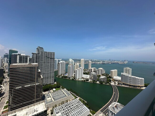 Photo - 950 Brickell Bay Dr