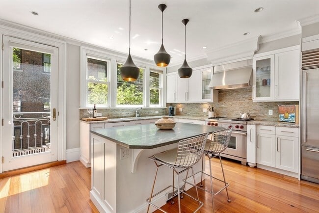 Photo - 48 Appleton St