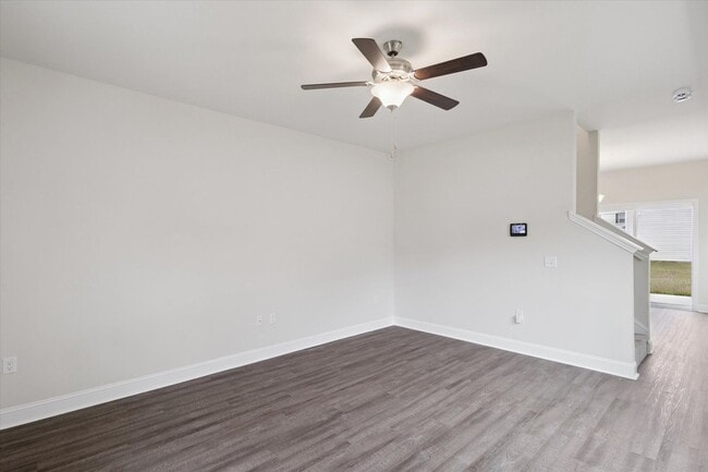 Photo - AVAILABLE NOW (Small Pets Only)