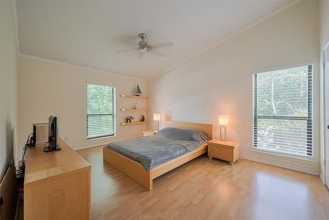 Building Photo - 2425 Augusta Dr Unit 16