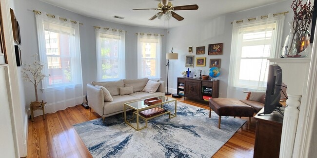 Photo - 66 Chestnut St Unidad 66 Chestnut Street