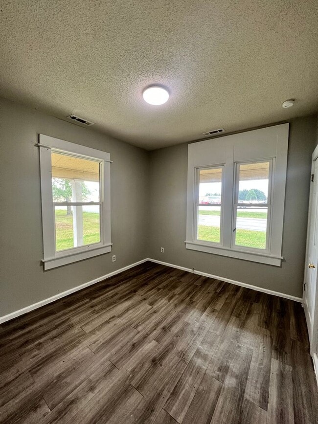 Photo - House Available for Rent in Mt Vernon!