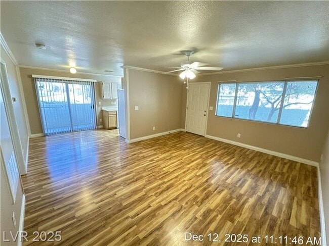 Photo - COZY 1ST FLOOR UNIT TUCKED AWAY IN THE OLD HENDERSON AREA!!