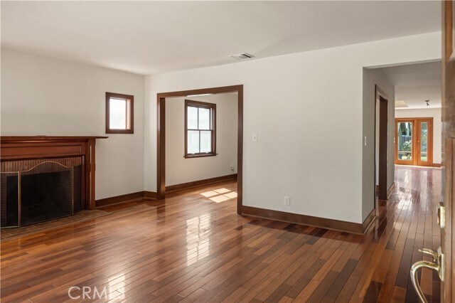 Photo - 959 N Chester Ave