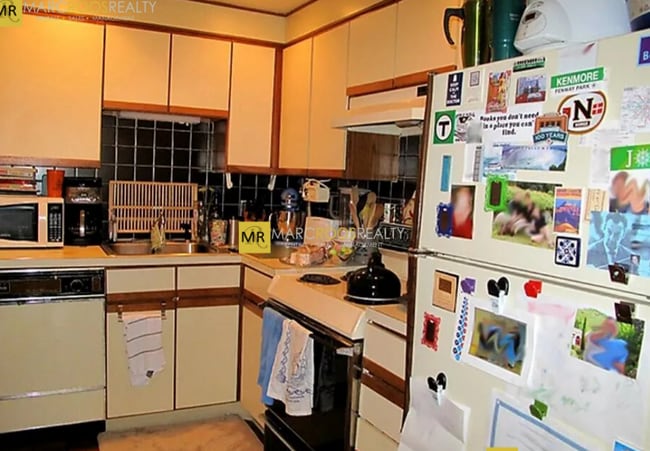 Photo - 102 Gainsborough St